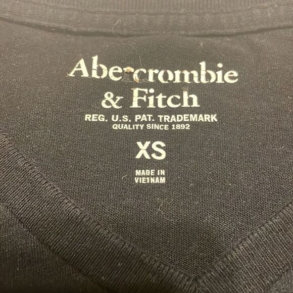 ABERCROMBIE & FITCH | v neck black tshirt tee shirt XS - Picture 4 of 4